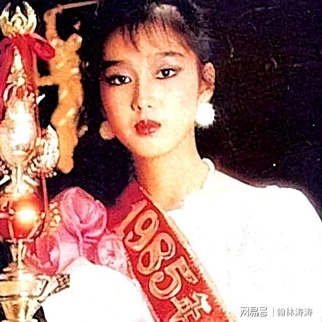 母亲朱丽倩46岁生下她父亲刘德华细心呵护