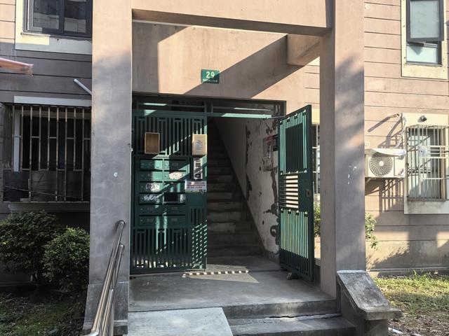 浦东多个小区门禁同时瘫痪又是政府早年统一